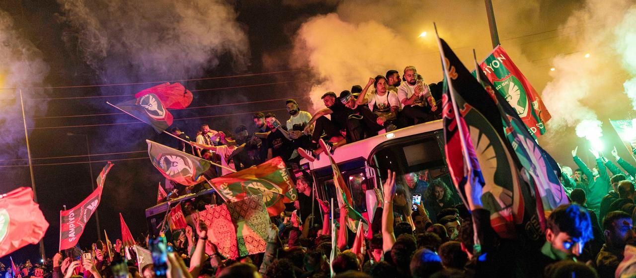 Championship celebration Amed SFK