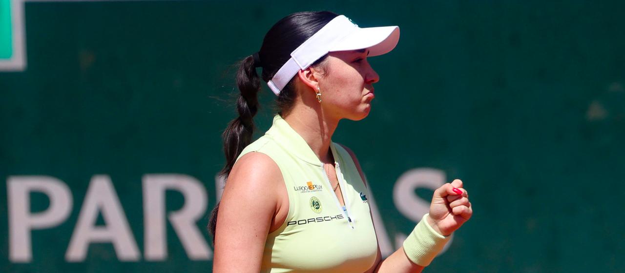Eva Lys clenches her fist