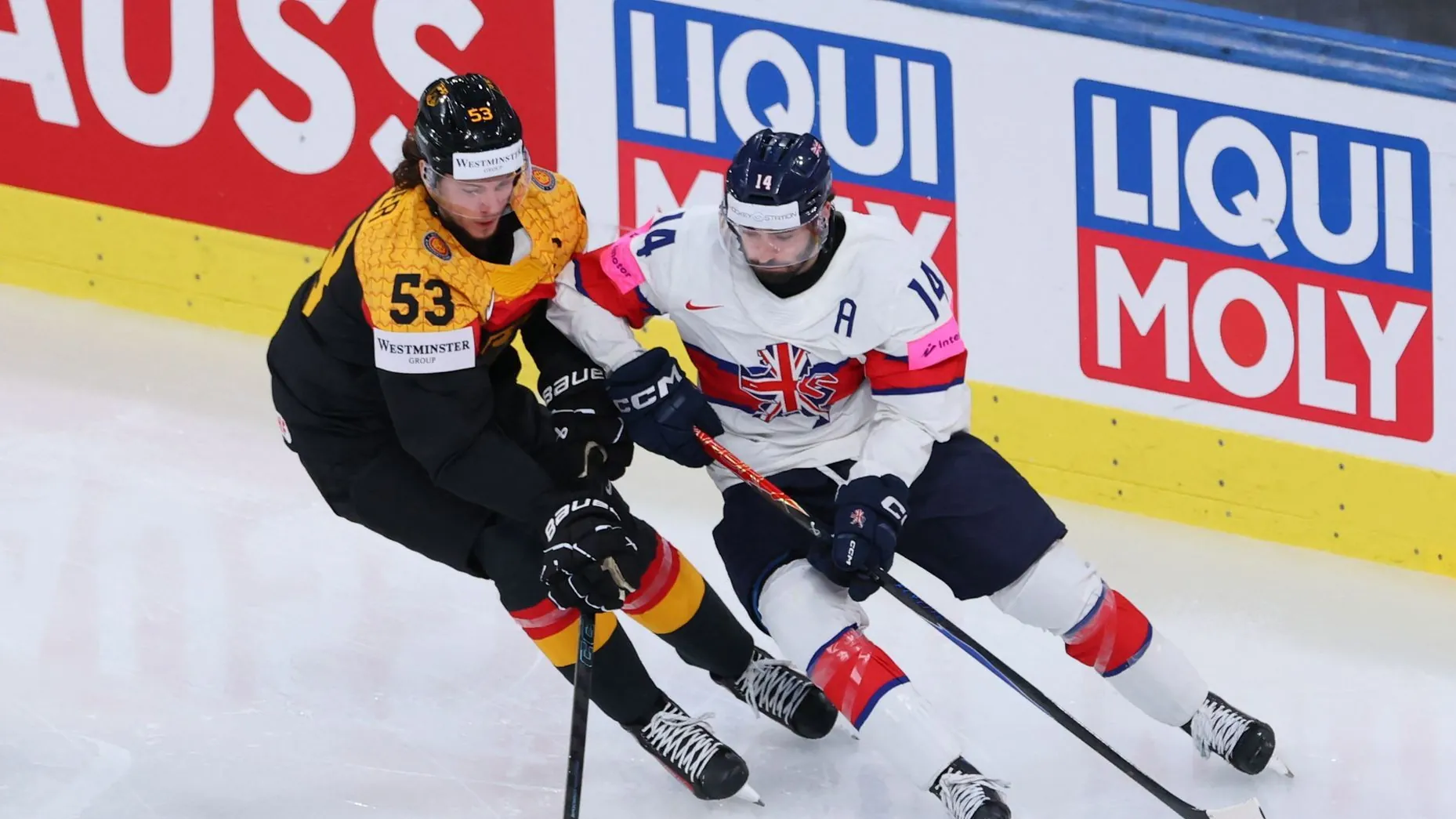 Duel on the ice: Germany and Great Britain played a high-scoring game.