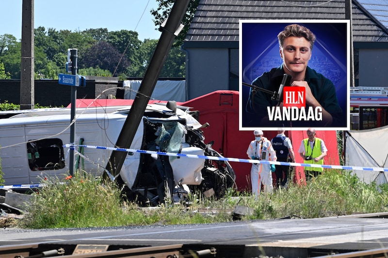 A school bus, on the way to a medium-sized school in the second half of the city, will be delivered to the train in Buggenhout. HLN Vandaag brings an extra flying over the ramp.