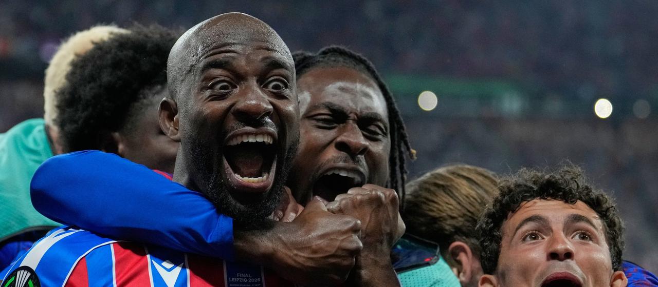 The Crystal Palace players around goalscorer Jean-Philippe Mateta celebrate their goal