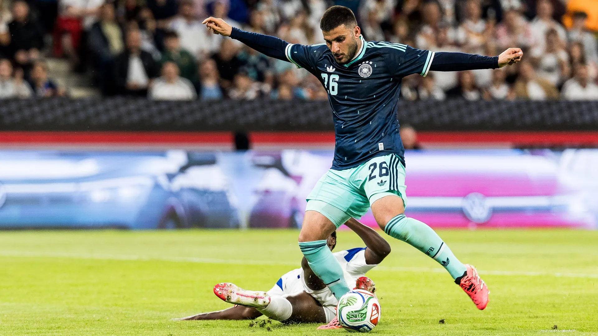 Ice cold in the end: Deniz Undav scores the DFB team 3-0 against Finland.