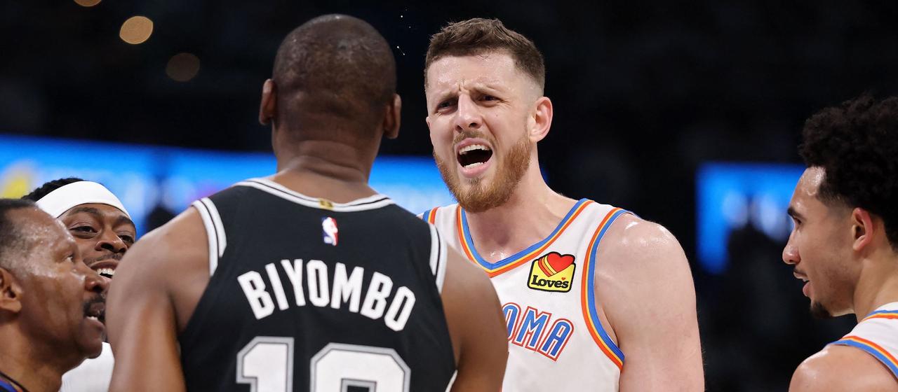 Isaiah Hartenstein vs. Bismack Biyombo