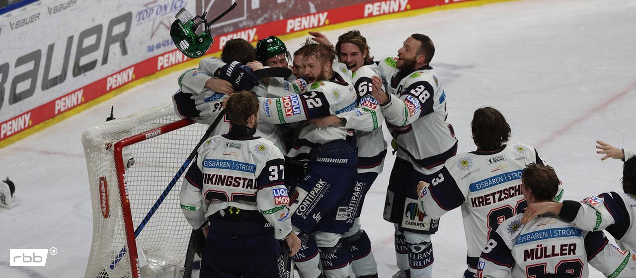 The Eisbären Berlin team celebrates after winning the German Ice Hockey Championship 2026 (Source: IMAGO / Herrmann Agency Photography)