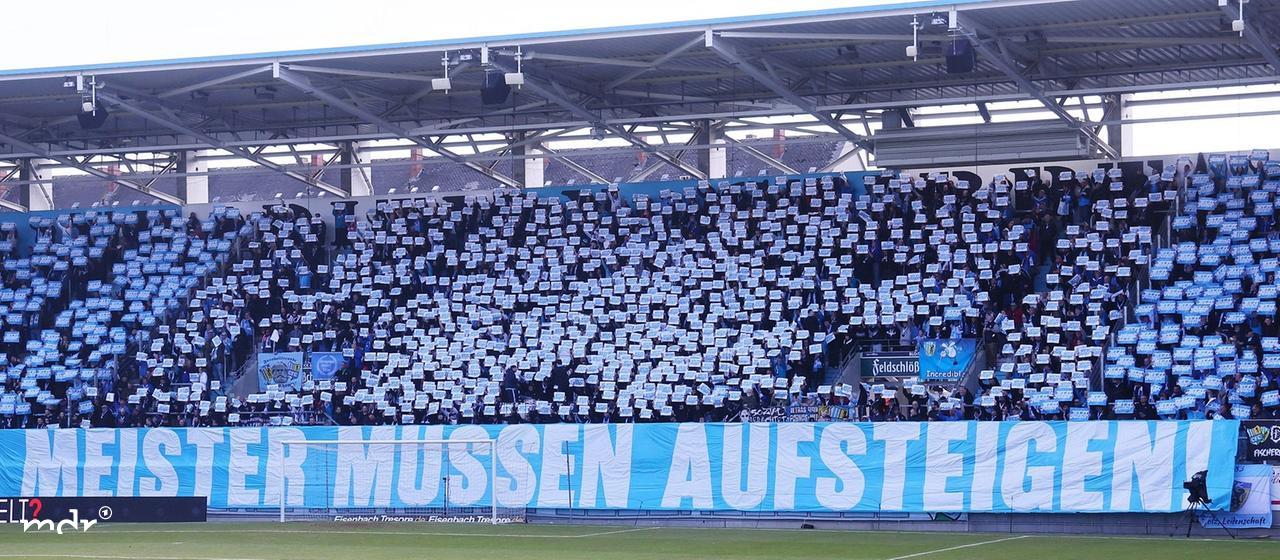 banner "Masters must rise" with the Chemnitz fans.