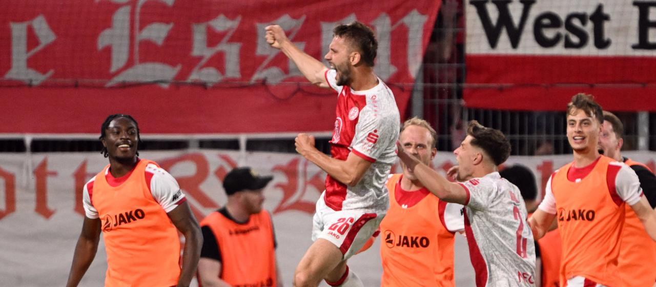 Torben Müsel celebrates his goal to make it 1-0.