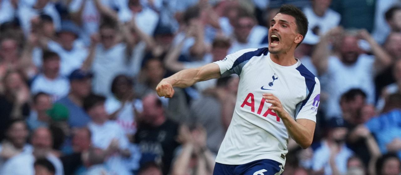 Joao Palhinha celebrates the 1-0 win against Everton