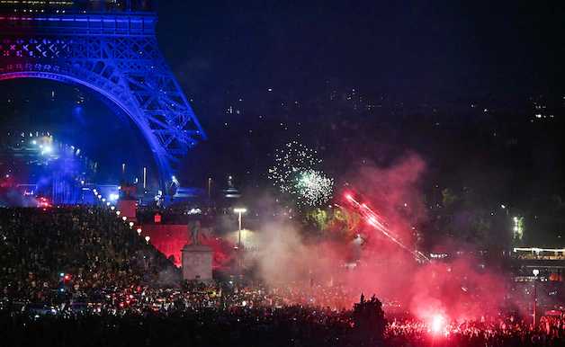 Fireworks were set off at the Eiffel Tower