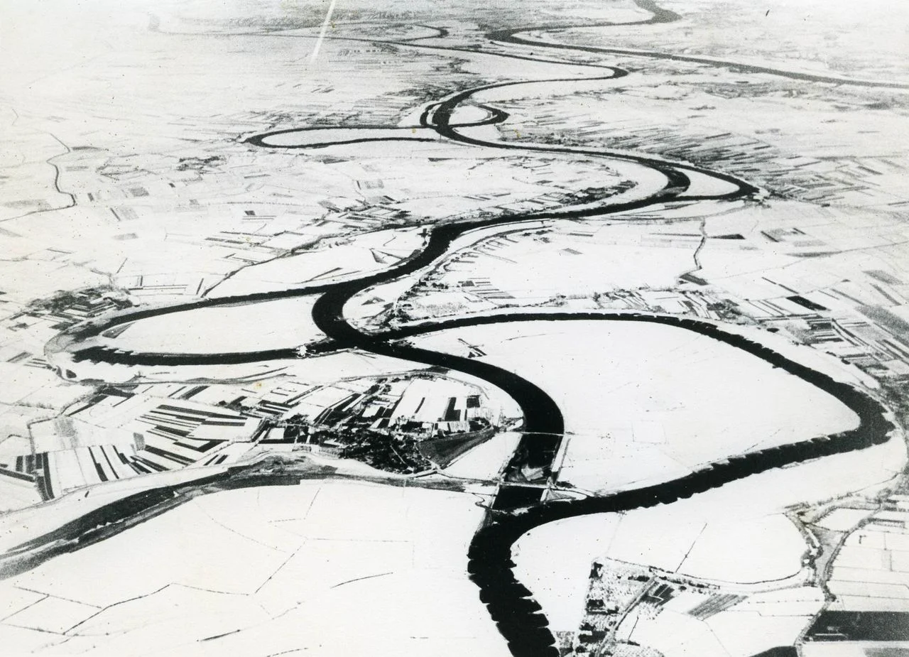 Aerial view of the Meuse after the 'straightening' (Photo: private collection)