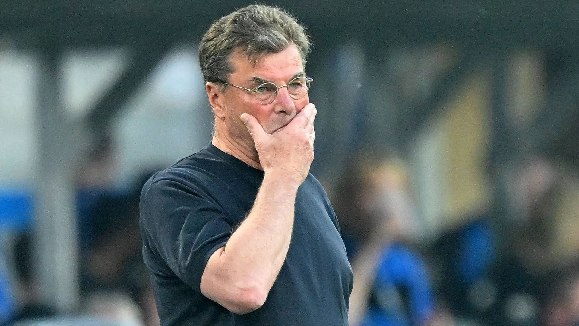 Further in Wolfsburg? Dieter Hecking is with Lower Saxony for the second time. Further in Wolfsburg? Dieter Hecking is with Lower Saxony for the second time.
