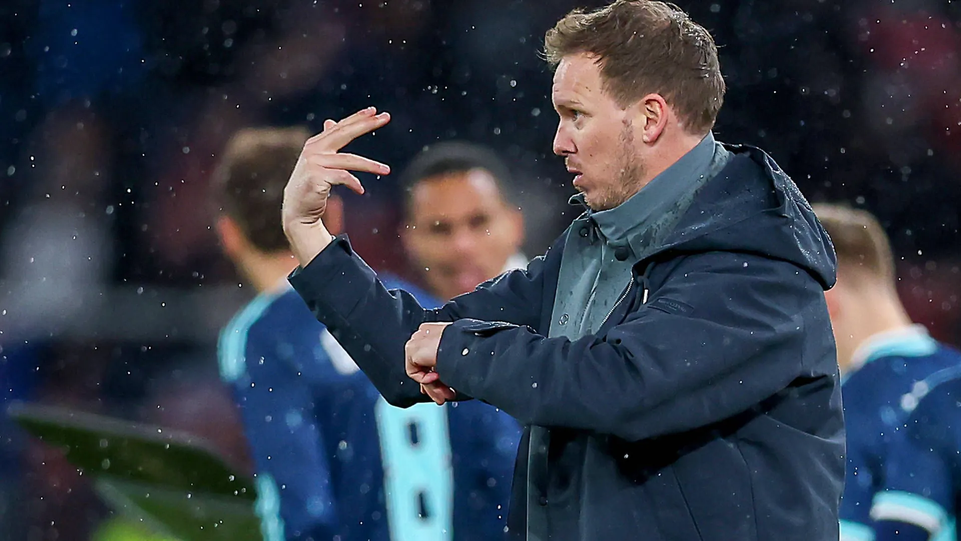 Julian Nagelsmann gestures on the sidelines: The national coach already knows most of his World Cup team.