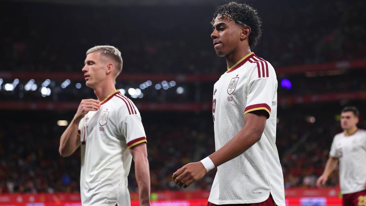 Dani Olmo and Lamine Yamal, with the Spanish team