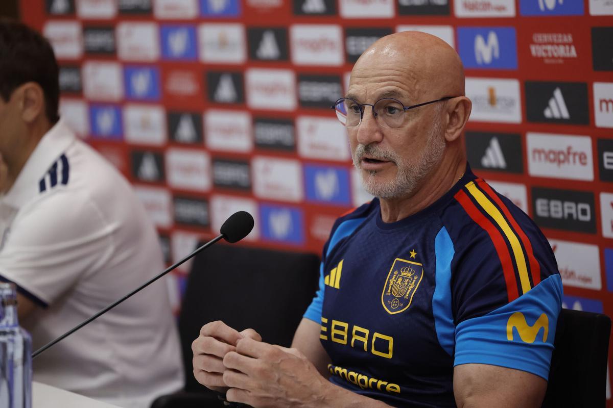 The coach of the Spanish team, Luis de la Fuente, during the press conference after the training held this Wednesday at the Ciudad del Fútbol in Las Rozas, on the eve of the friendly preparatory match for the 2026 World Cup that will be played against Iraq in A Coruña on Thursday.