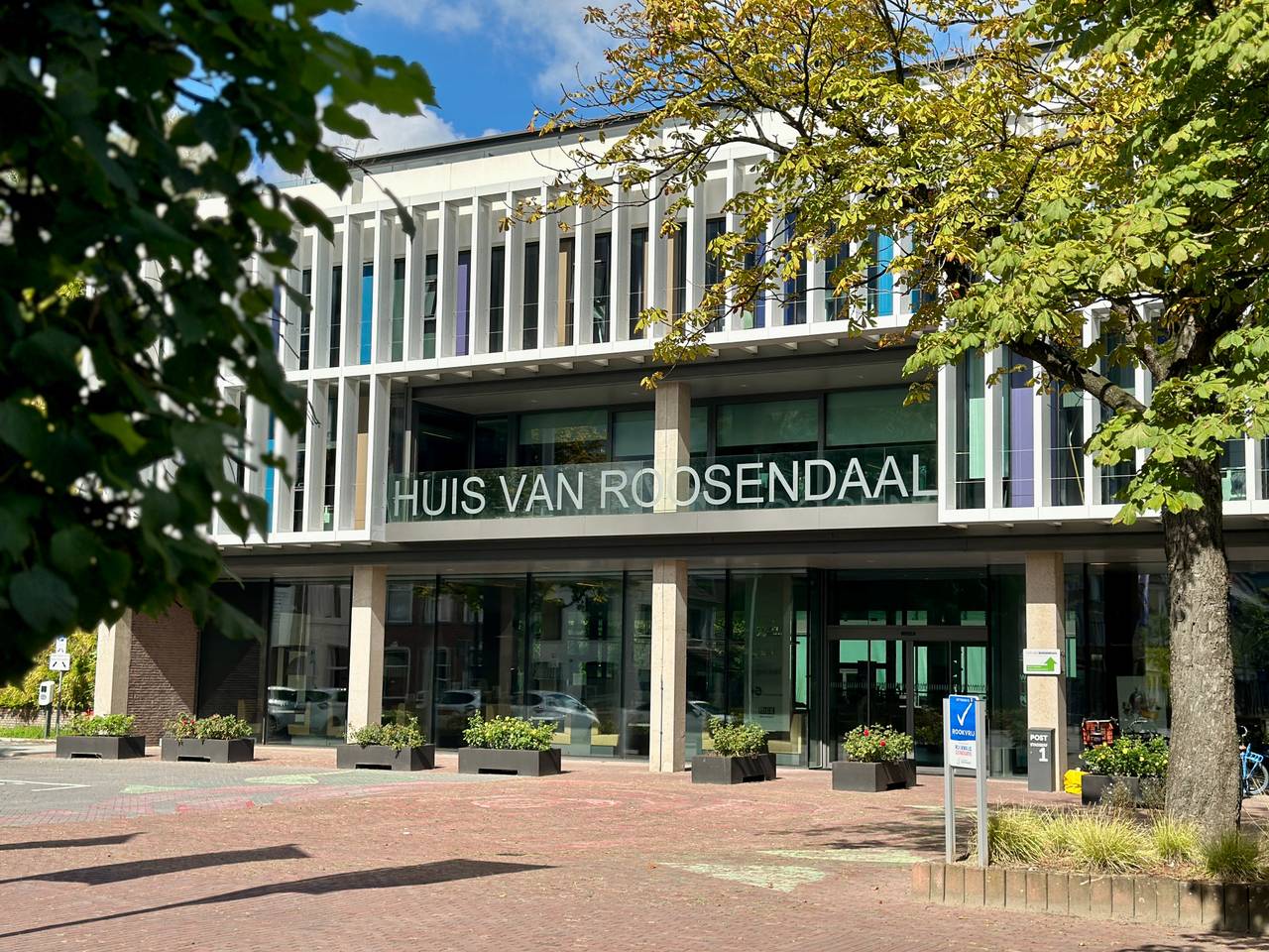 https://api.omroepbrabant.nl/img/f/$width$/$height$/0.5/0.5/bWVkaWEvcHJvZC80NTQ4MzMzLmpwZz9zdj0yMDE5LTA3LTA3JnN0PTIwMjAtMDEtMDFUMDAlM0 EwMCUzQTAwWiZzZT0yMDQwLTAxLTAxVDAwJTNBMDAlM0EwMFomc3I9YiZzcD1yJnNpZz1FMmdsTHlObDlOcU4lMkZpQk5COTBlVDdpSGdGT3oxR29OQ0dFY2dyRUdLbEElM0Q=