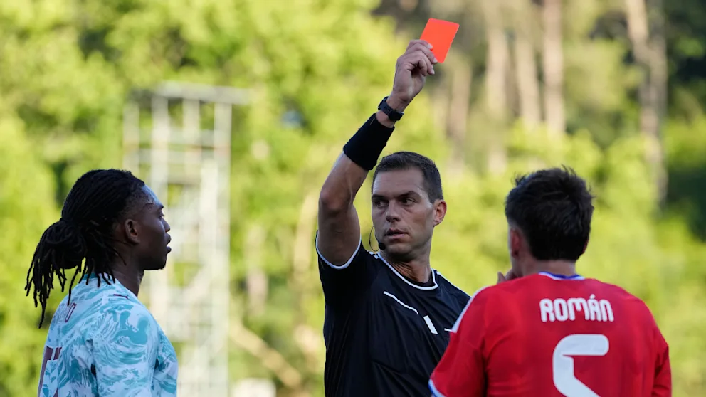 World Cup 2026: Portugal star Leão freaks out – and sees red against Chile | football