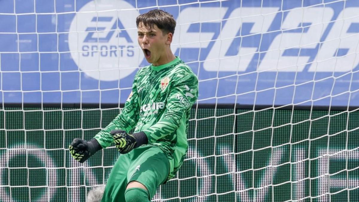 The Elche goalkeeper was key for the people from Elche to eliminate Barça
