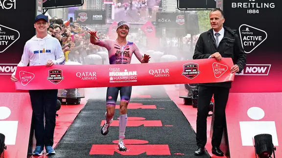 Laura Philipp at the finish