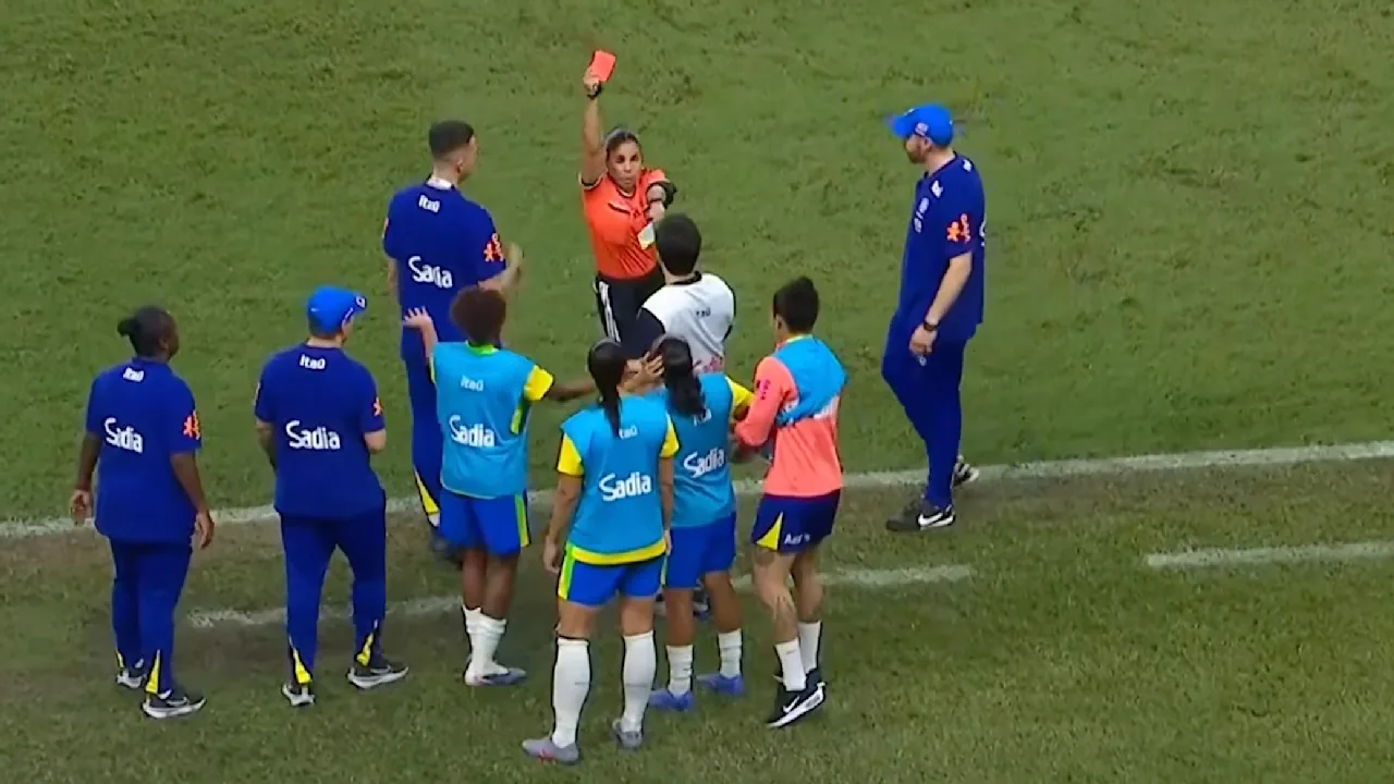 Football: Brazil team sees 8 (!) red cards – in defeat against USA women | football