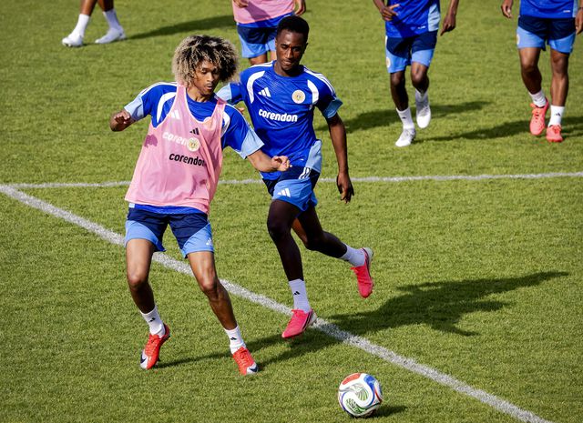 Tahith Chong and Kevin Felida during a training of the Curaçao national team. The players are preparing for the Football World Cup under the leadership of national coach Dick Advocaat at SJC Noordwijk.