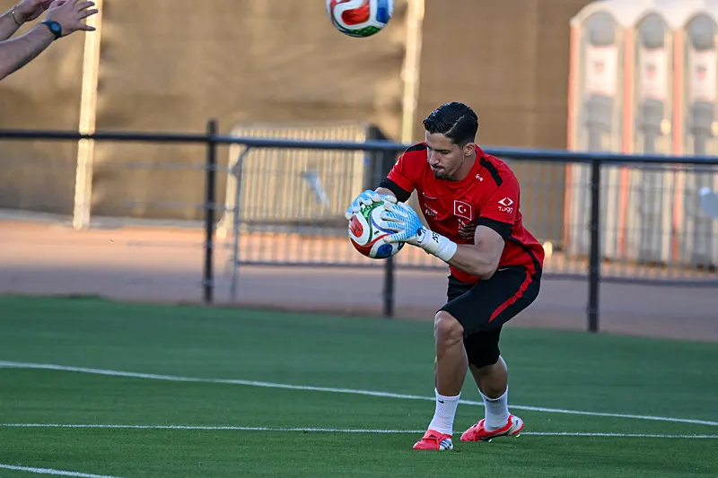Altay Bayındır will leave Manchester United