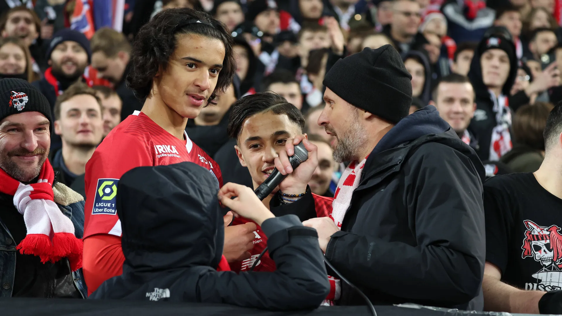 Ayyoub Bouaddi (l.) was allowed into the stands for the Ultras Lilles at the age of 16. Ayyoub Bouaddi (l.) was allowed into the stands for the Ultras Lilles at the age of 16.