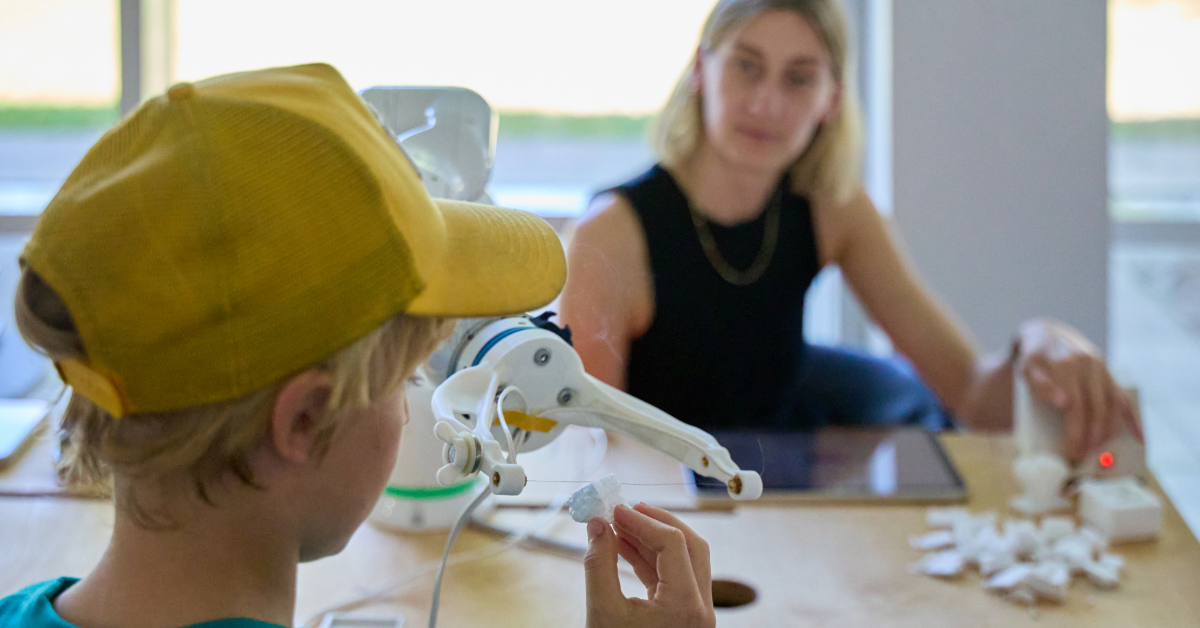 20 years of JuniorCampus: When it pops and bubbles, it’s science you can touch | Lübeck University of Technology