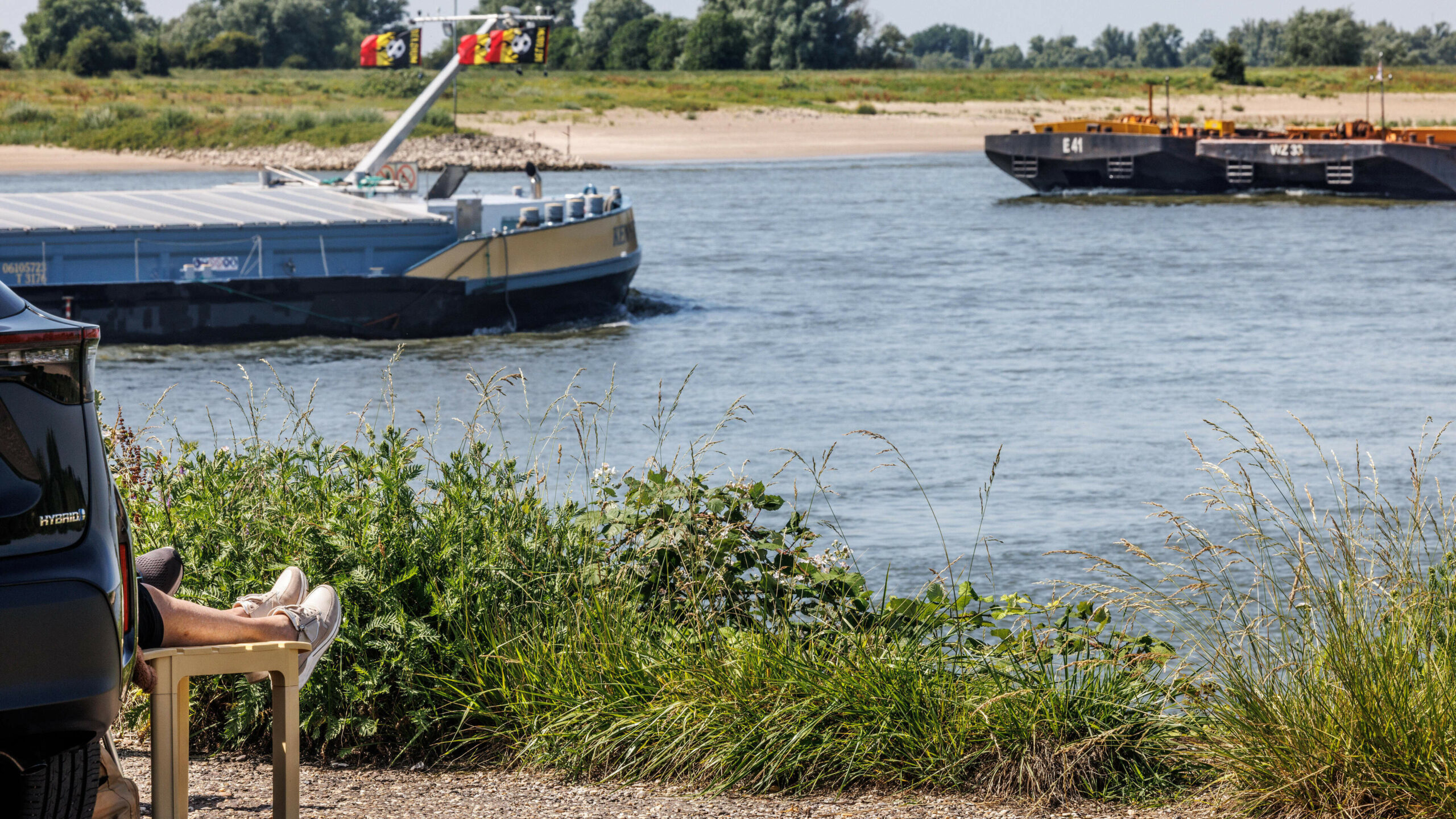 After the heroic act of a drowned woman (42), shocked visitors to the beach on the Waal raise the alarm: ‘It could go wrong very quickly here’