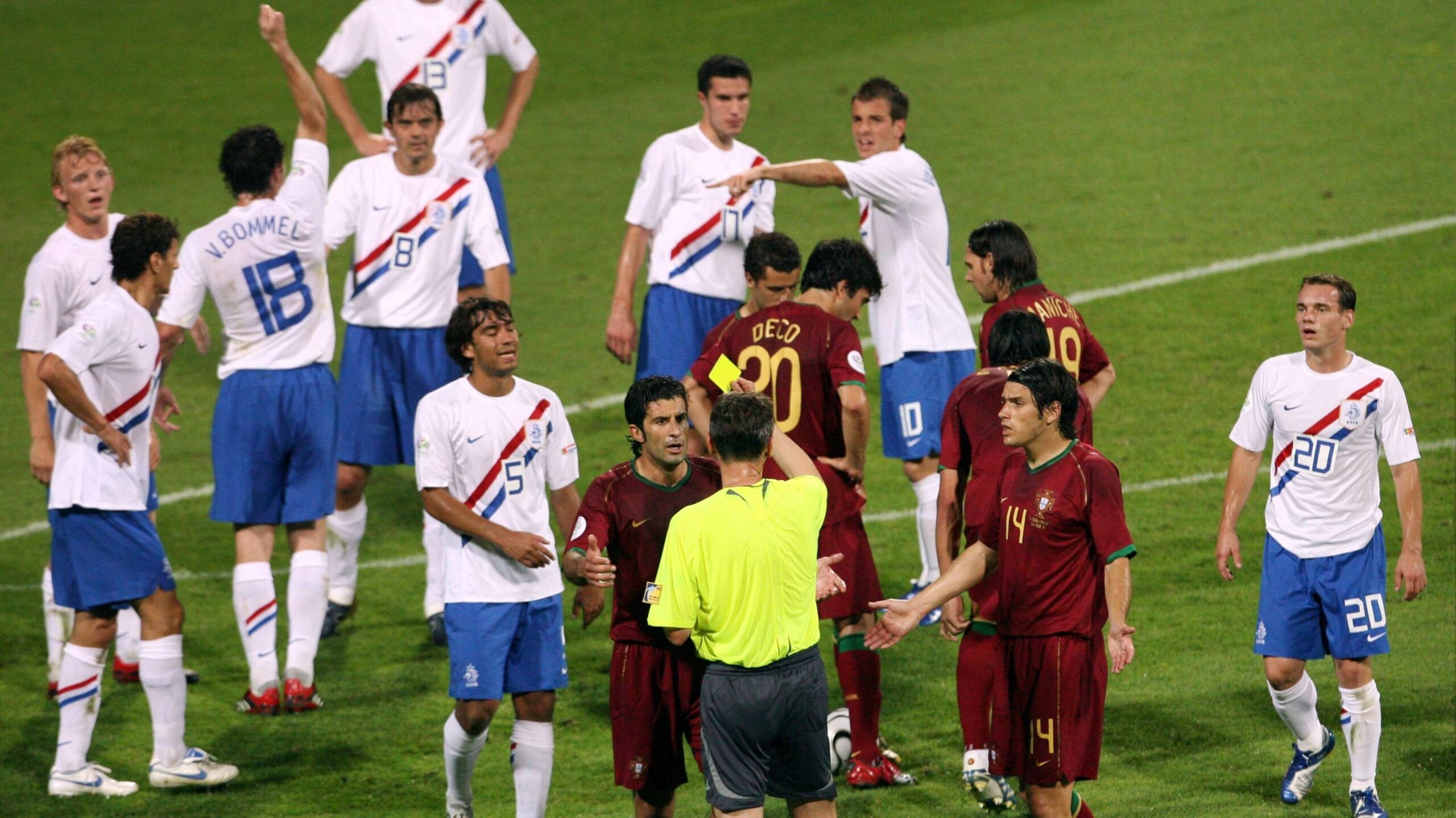 After twenty years, Luis Figo looks back with shame on ‘The Battle of Nürnberg’ with the Dutch national team: ‘Not good for football’
