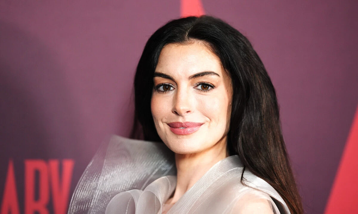 Anne Hathaway is expecting her third child, a mother again, social announcement