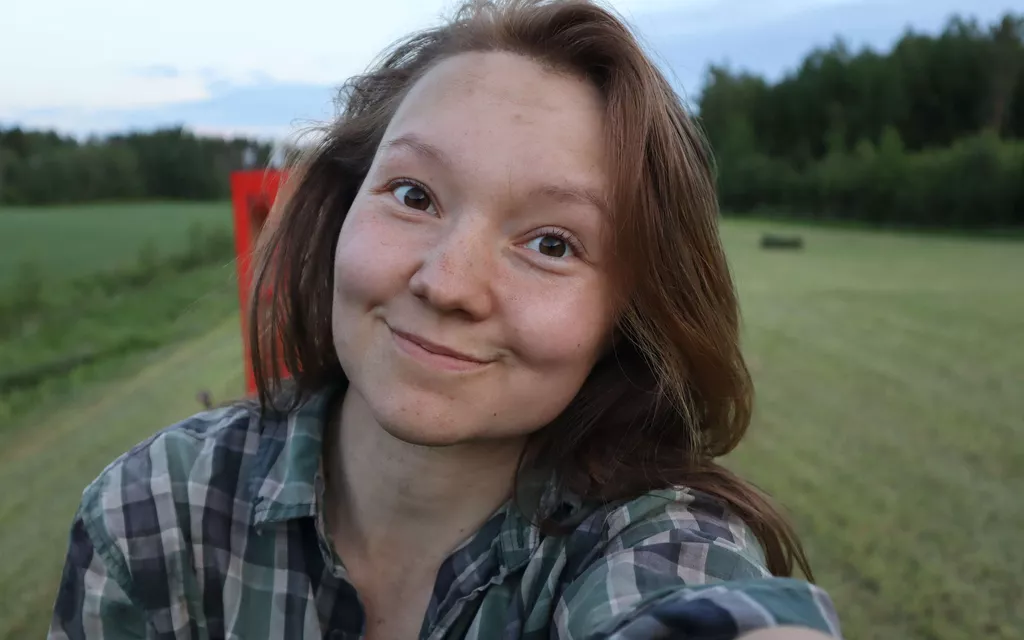 Anne-Mari Tarkkio tore up – Poses in a bold midsummer video: “The end brought the video in the middle”