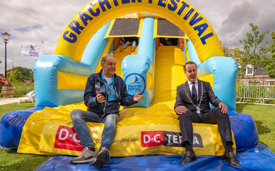 Anniversary edition of the Grachtenfestival celebrated with inflatables and its own magazine. ‘This event doesn’t need any extra fuss’