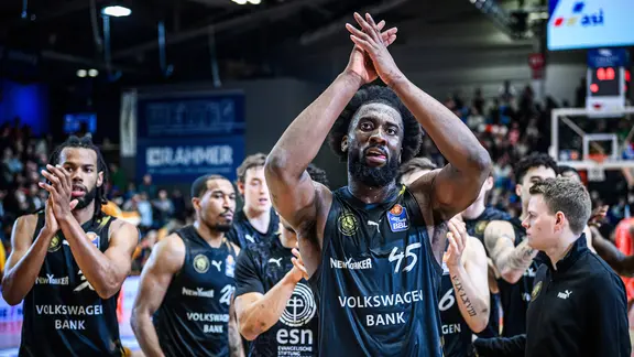 Cheers at the Basketball Lions Braunschweig