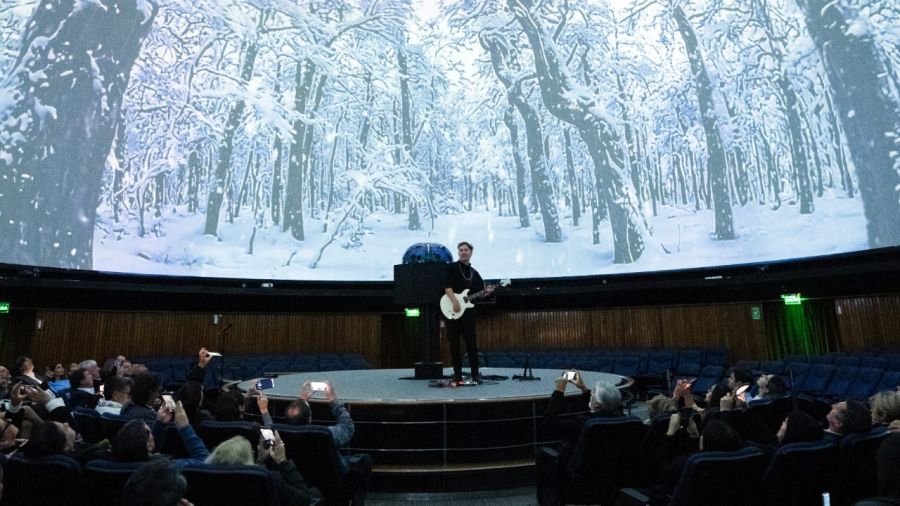 Bariloche launched its winter season with an immersive experience at the Planetarium
