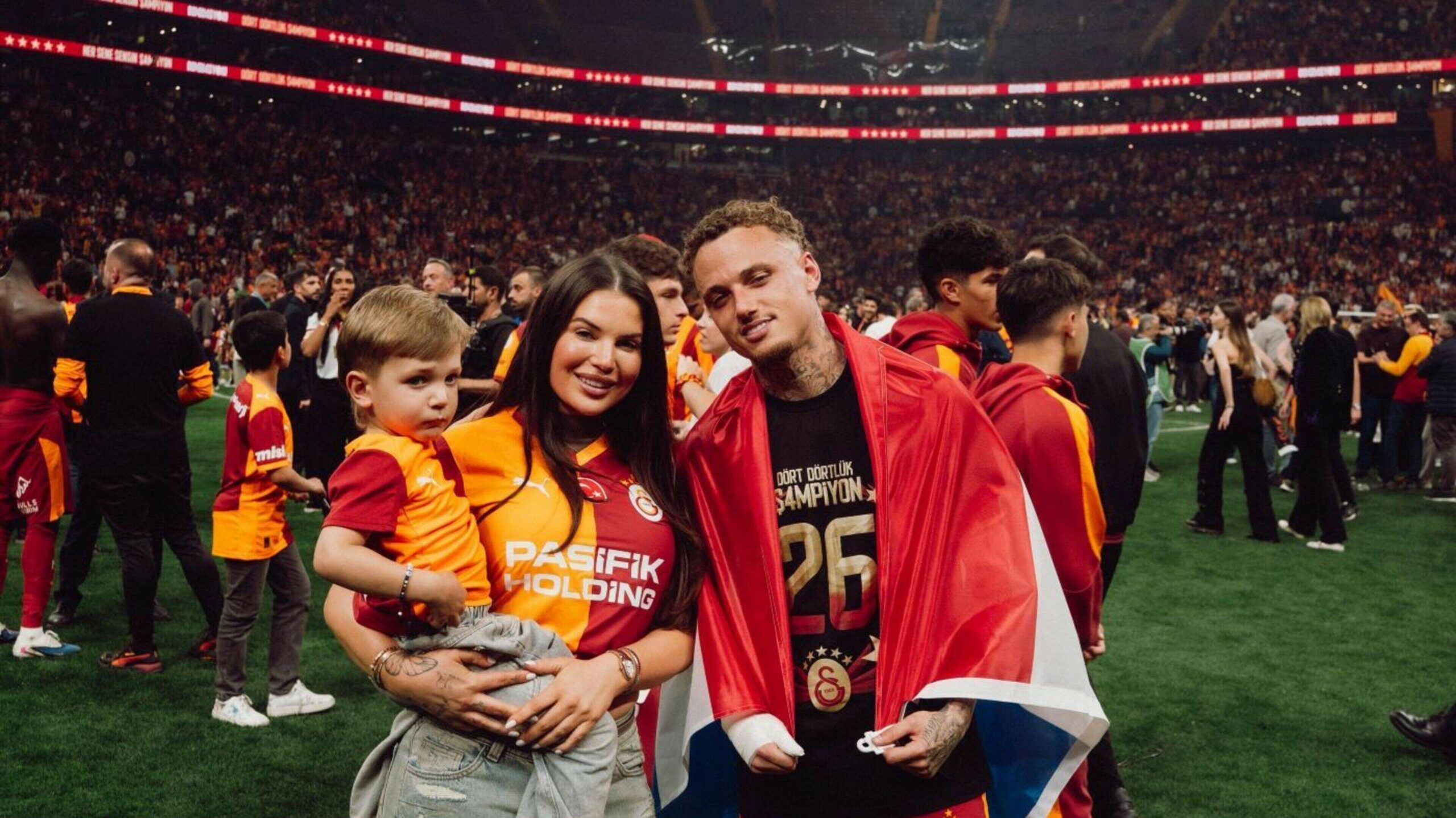 Blossom (30) has a relationship with Dutch striker Noa Lang: ‘I didn’t see it as serious at first’