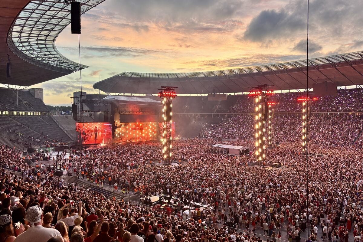 Bruno Mars Ignites Berlin Stadium: 210,000 Fans Celebrate in Sweltering Heat