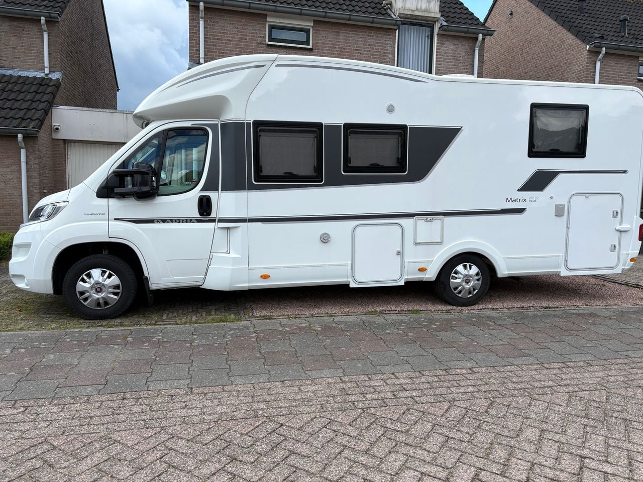 The camper in question in Boxmeer (photo: Wilco Zonneveld).