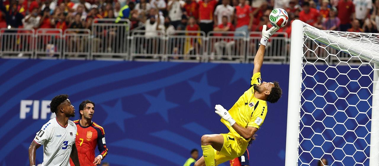 Cape Verde's goalkeeper Vozinha in action