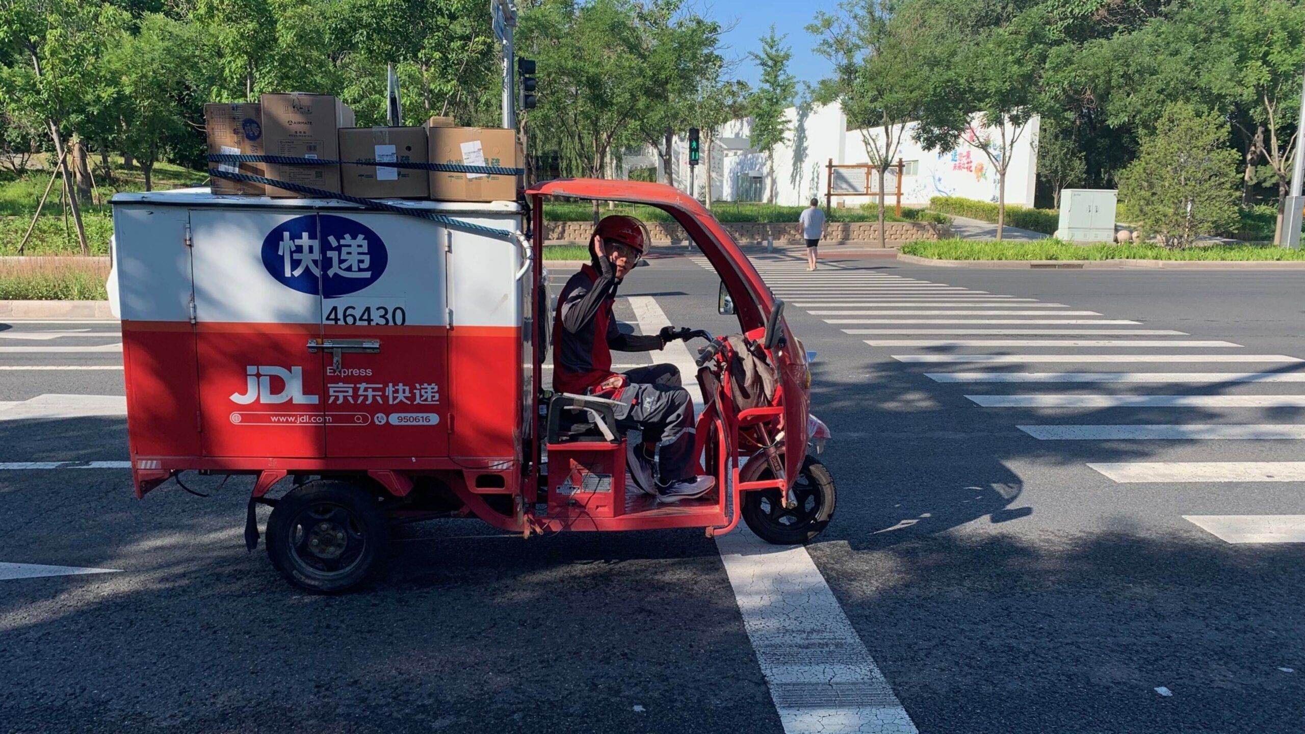 Chinese retail giant JD-com with a million employees wants to conquer Europe with delivery within 12 hours: yet not everyone is enthusiastic