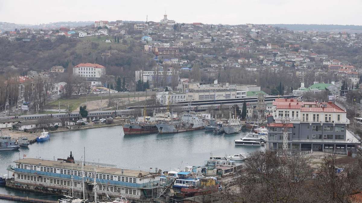 Crimean Emergency Declared as Ukraine Cuts Off Peninsula with Drones