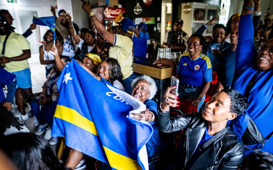 Curaçao fan Otmar (53) from Groningen about a big loss in the first World Cup match: There are also many more Germans than us