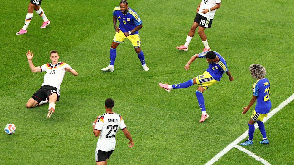 Curaçao-Star Comenencia erzielt das zwischenzeitliche 1:1 beim WM-Auftakt gegen Deutschland