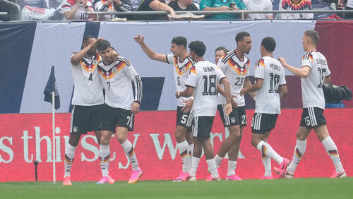 DFB team struggles to win at dress rehearsal