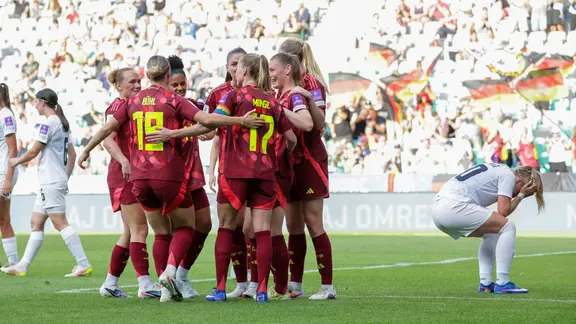 The DFB women celebrate taking the lead in Slovenia with an own goal IMAGO/Jan Huebner The DFB women celebrate taking the lead in Slovenia with an own goal