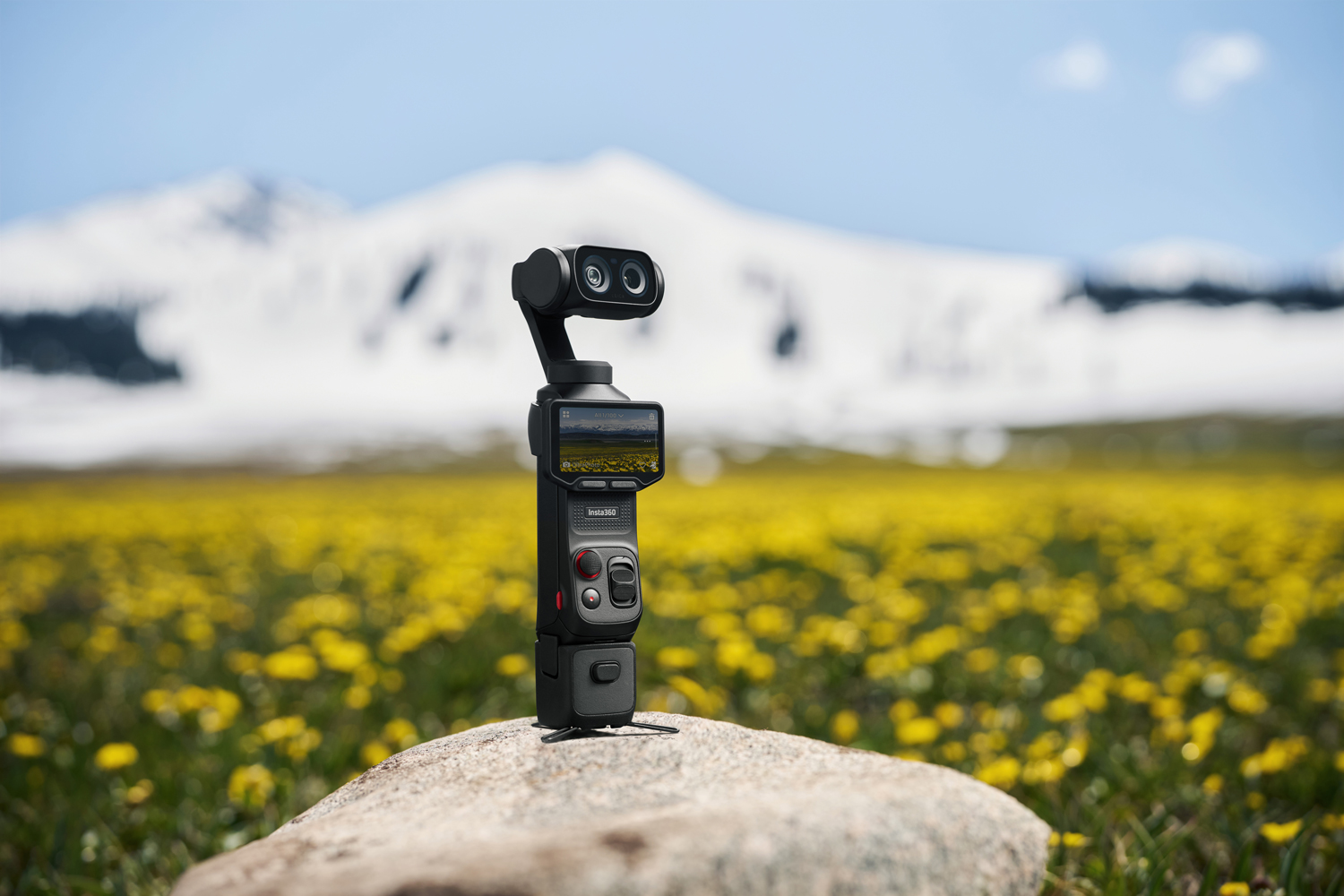 Discover the Insta360 Luna Ultra: Next-Gen Gimbal Camera with Leica Optics!