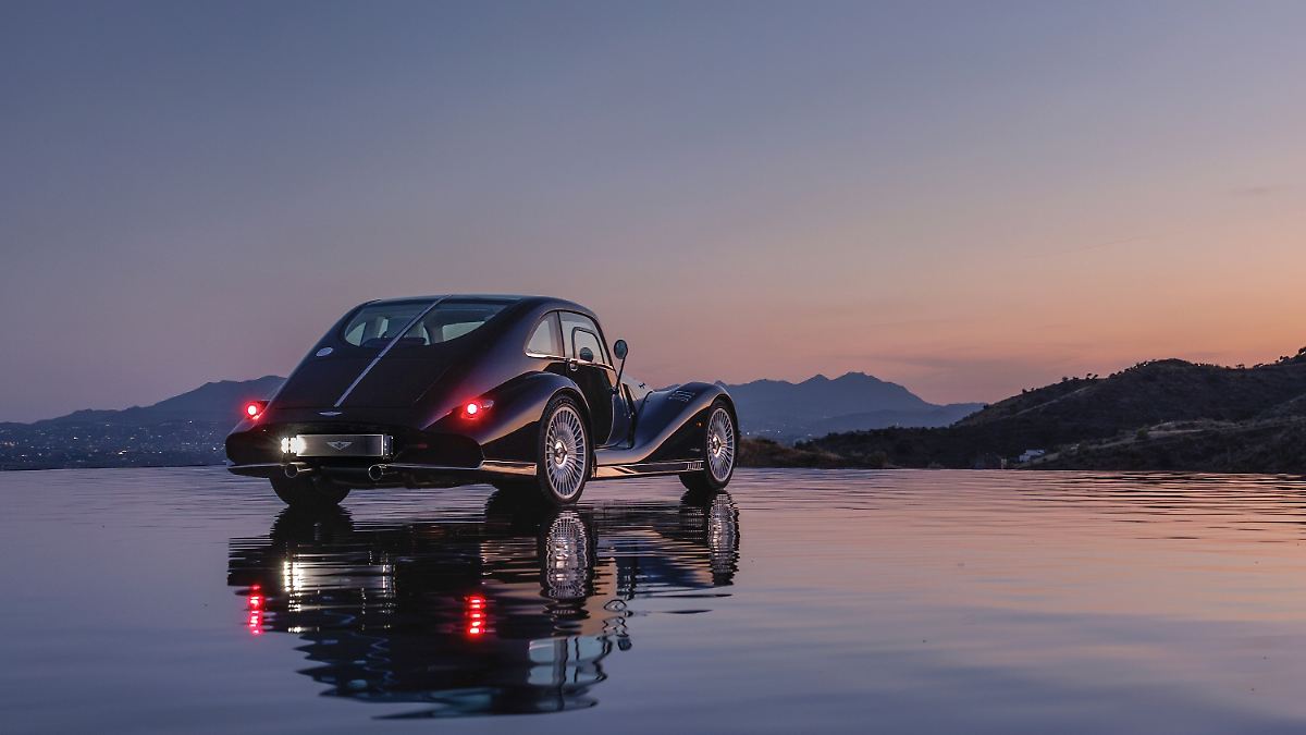 Discover the Unique Morgan Midsummer Coupé: A Blend of Tradition and Innovation