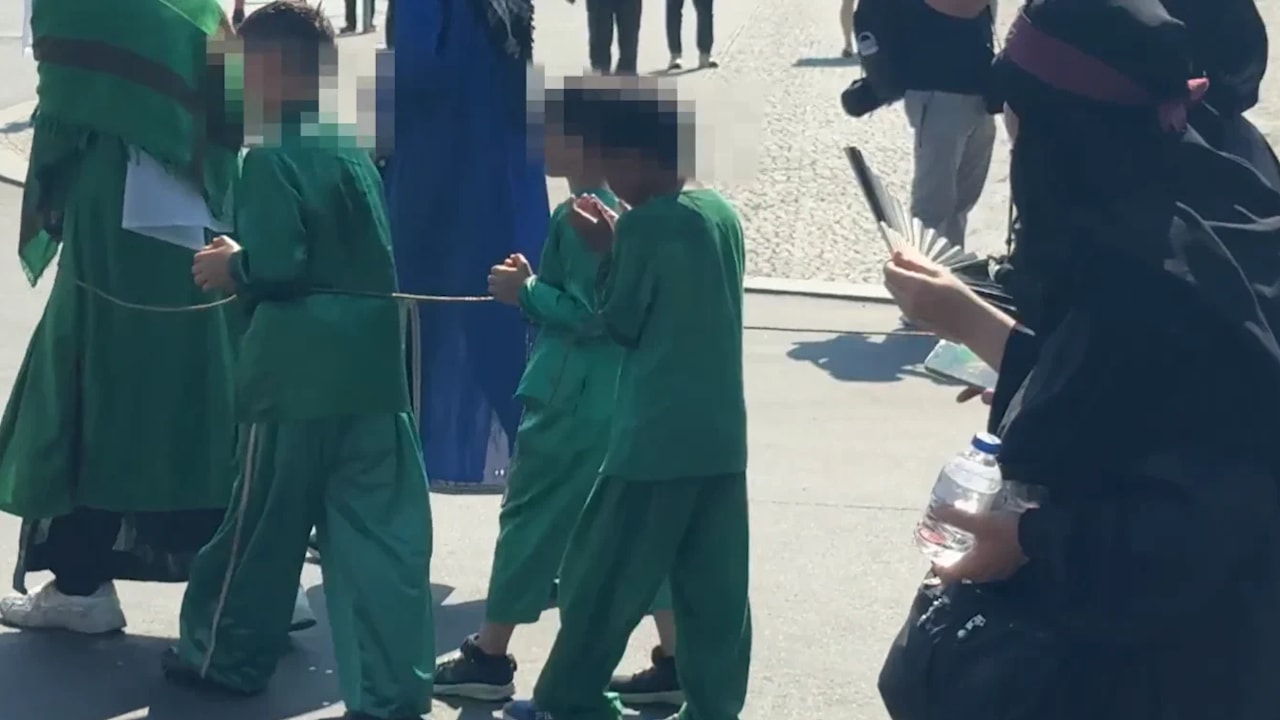 Disturbing Islamist Rally in Berlin: Children Tied and Marching in Scorching Heat