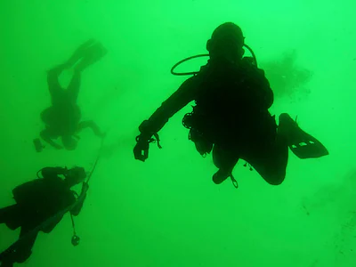 Divers find wreckage of Japanese ship on which hundreds of Dutch prisoners of war died | News