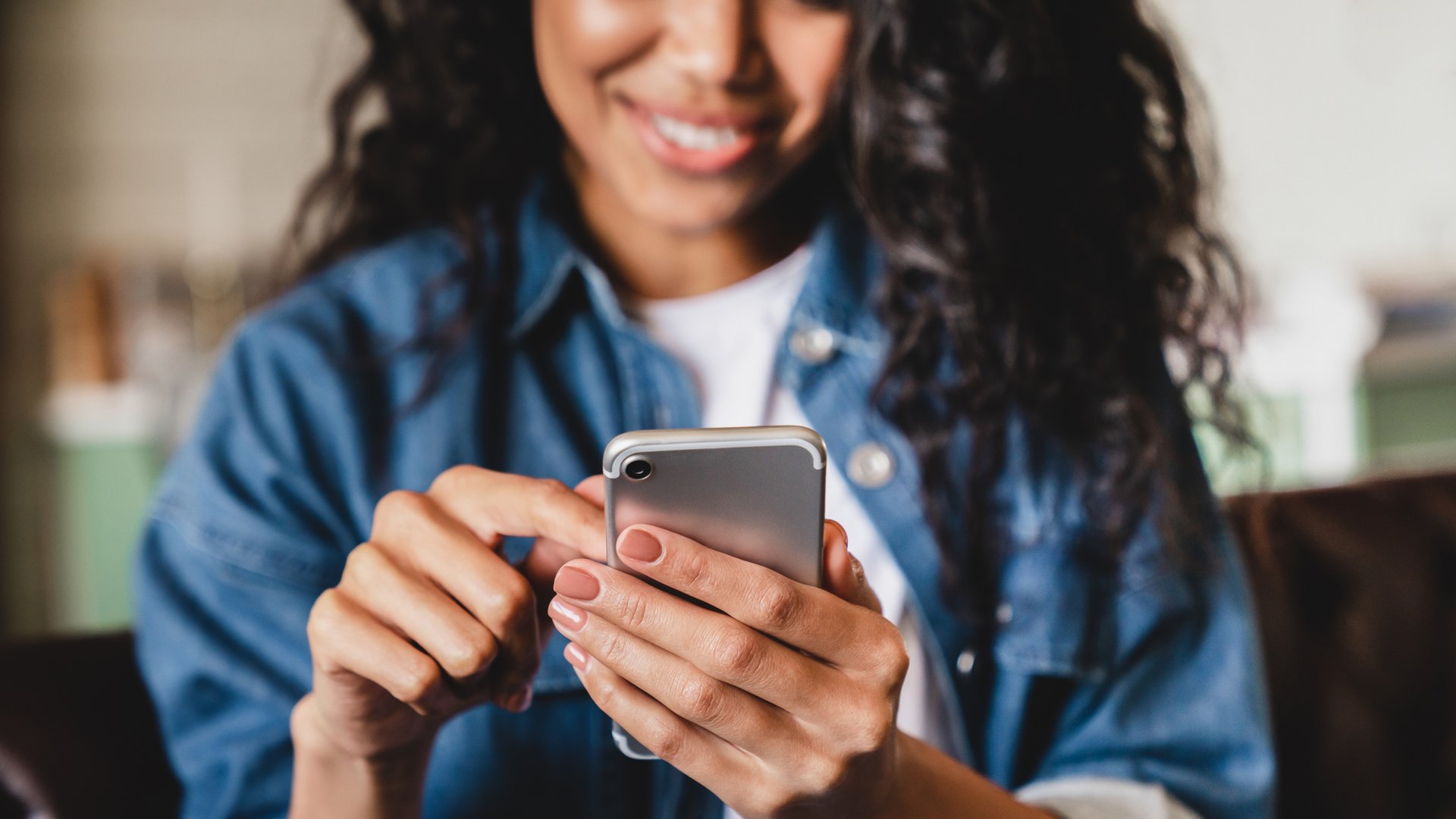 Do Abbreviations Like ‘Thx’ Damage Our Important Relationships?