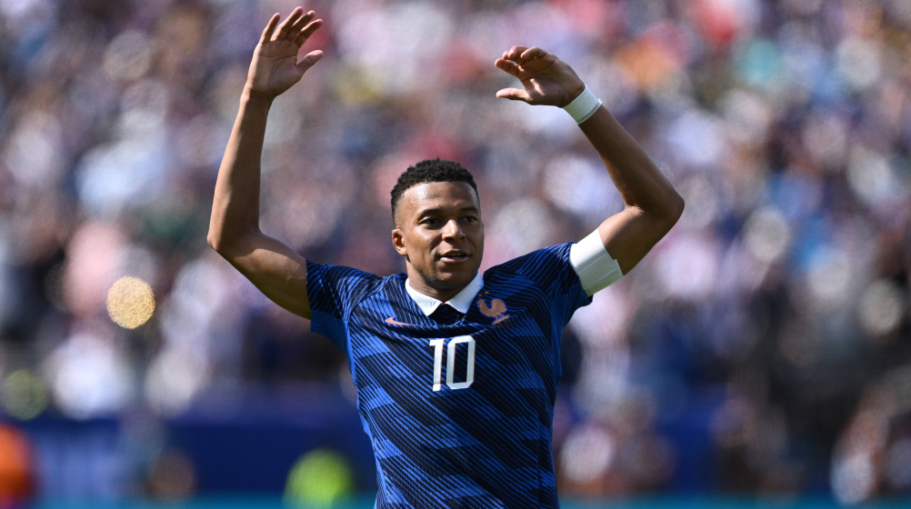 Double pack from Mbappé: France starts their title mission with victory