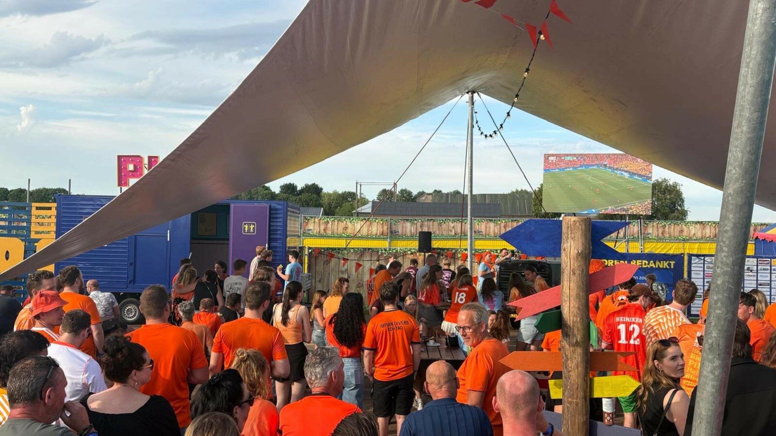 Dutch fans continue to have a bright outlook thanks to Brobbey: ‘We’ll make Swedish balls out of them!’